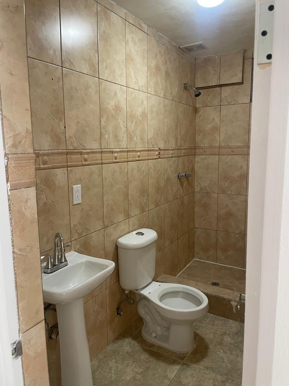 CASA SECCIÓN JARDINES, PLAYAS DE TIJUANA